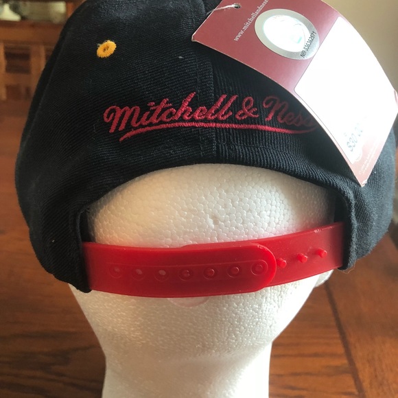 Miami Heat Mitchell & Ness Snapback Nwt - Picture 3 of 5